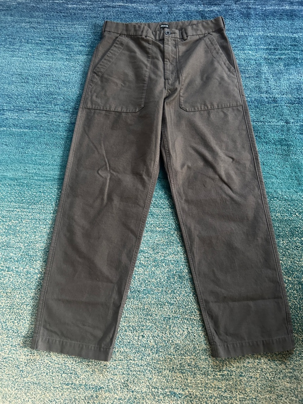 Madewell Fatigue Pants in Reverse Sateen

Dark Brown 

Waist: 33
Length: 32
